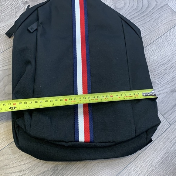 NWT Tommy Hilfiger men/women’s backpack - Picture 12 of 14